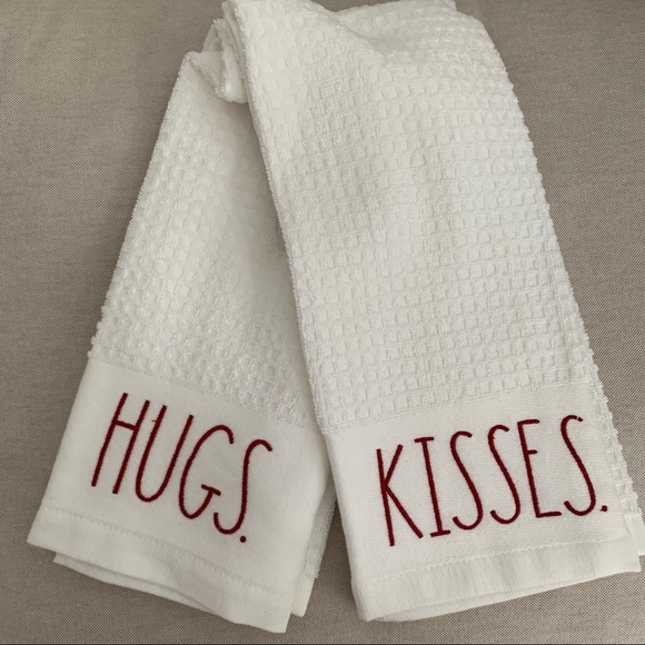 Rae Dunn HUGS/KISSES kitchen towels